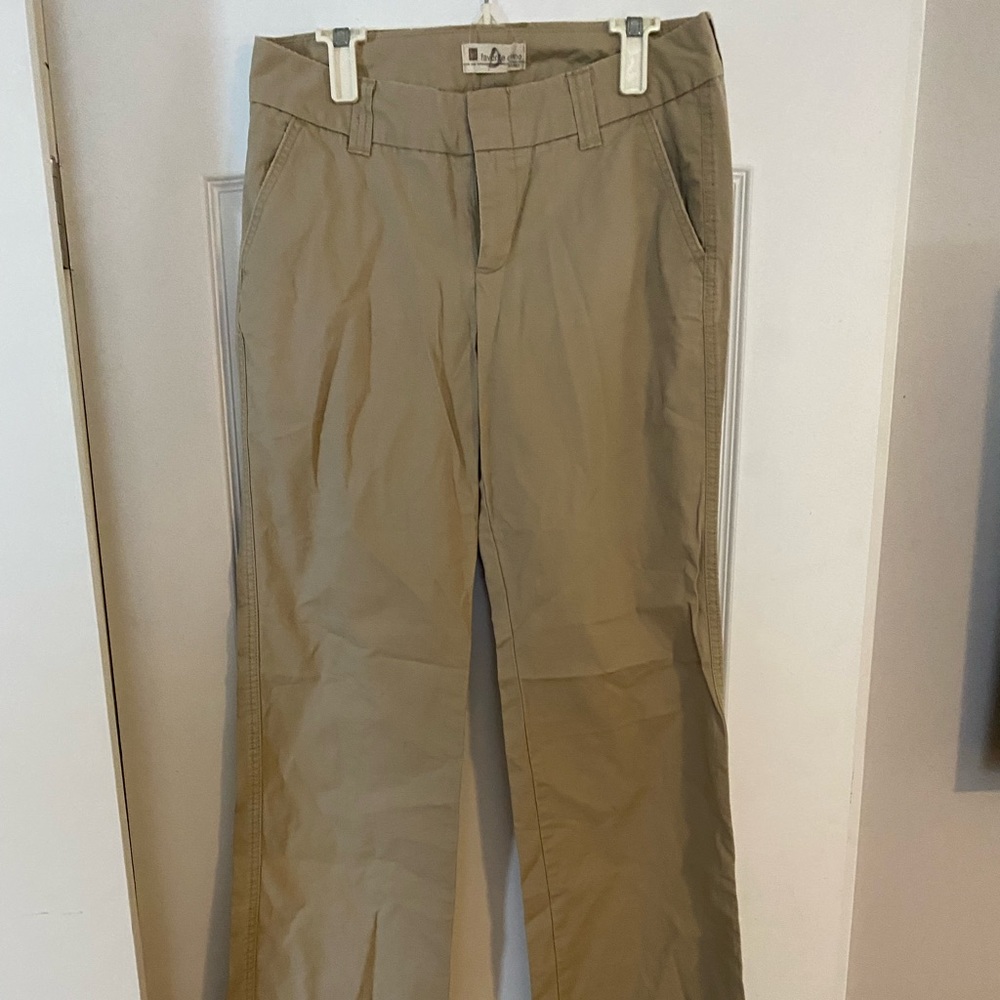NWOT GAP khaki tall trousers